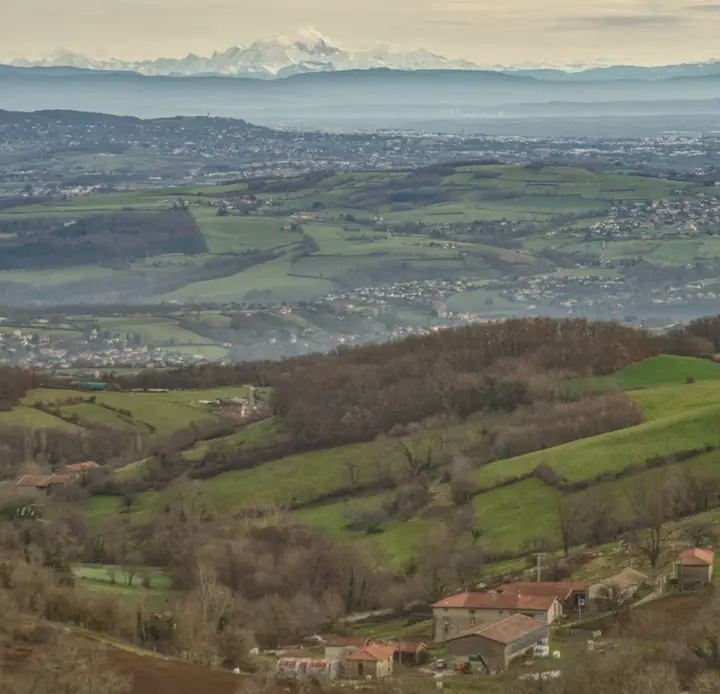 Vue sur les vallées de la Brévenne et de la Turdine depuis le site d'Arjoux